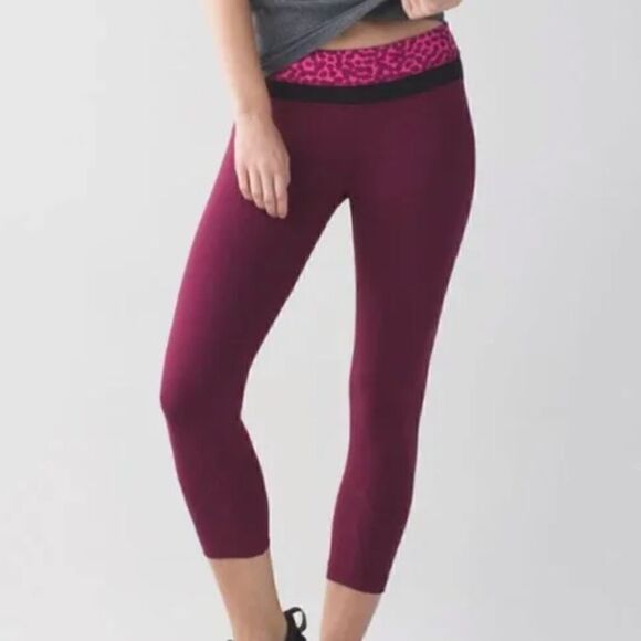 Lululemon Run Inspire Crop II - Picture 1 of 5
